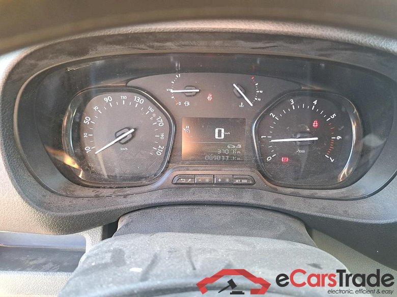 PEUGEOT Expert / 2016 / 4P / furgón Furgón Premium 1.5 BlueHDi 100 Standard (AC) #4