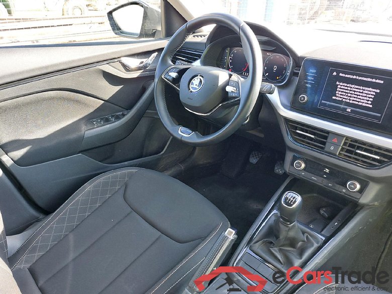 SKODA Scala / 2019 / 5P / berlina con portón 1.0 TSI 81KW (110 CV) Ambition (AC2) #3