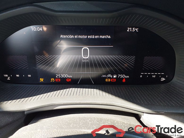 SKODA Kamiq 1.5 TSI 110kW (150CV) Manual 6 vel Design(Pano + Winterpack) #4