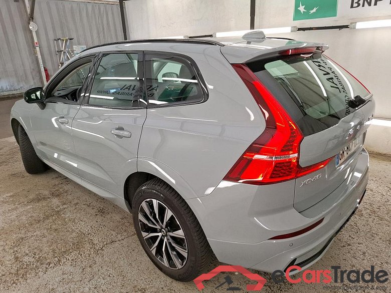 VOLVO XC60 / 2021 / 5P / SUV B4 197 Geartronic 8 Plus Style Dark #2