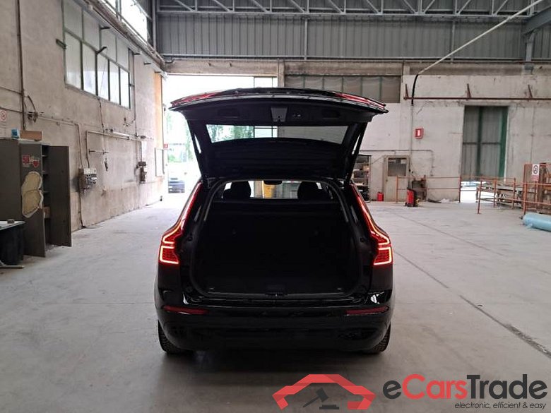 VOLVO XC60 / 2021 / 5P / SUV B4 D AUTOMATICO MOMENTUM PRO #5