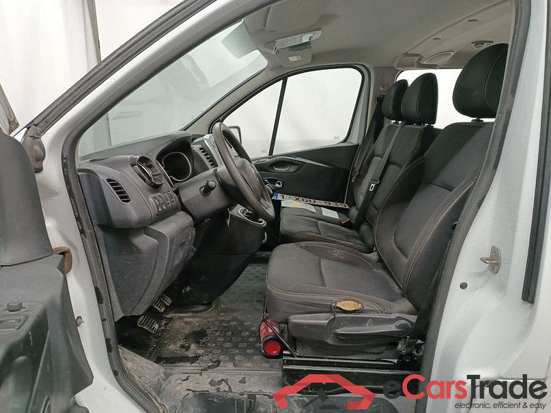 Renault Trafic L2H1 dCi 120 Grand Confort DC 2.9T 4d #3