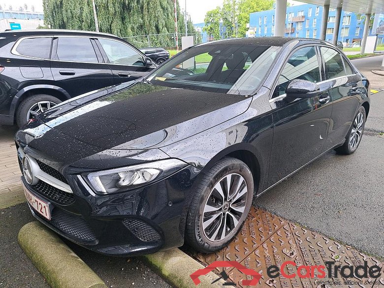 MERCEDES-BENZ A-CLASS LIMOUSINE 1.3 A 250 E BUSINESS SOLUTION DCT