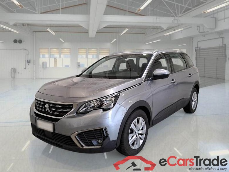 PEUGEOT 5008 / 2017 / 5P / SUV BLUEHDI 130 BUSINESS EAT8 S/S AUT. #1