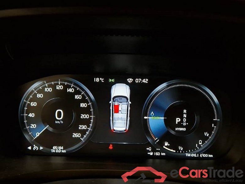VOLVO V60 / 2019 / 5P / STATION WAGON T6 PLUG-IN AWD AUTOM.INSCR.EXPR. #4