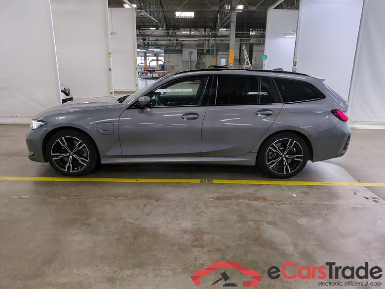 BMW Série 3 Touring / 2022 / 5P / Break 320e 204ch M Sport BVA8 Hybride LOT BMW #2
