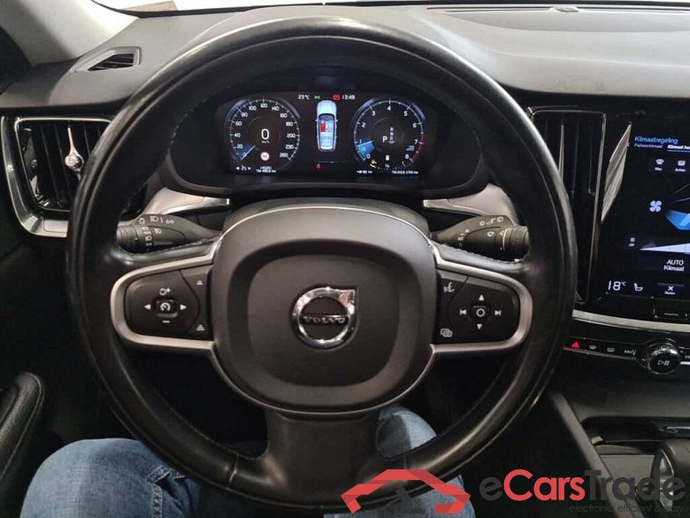 VOLVO V60 2.0 B3 Momentum Advantage #6