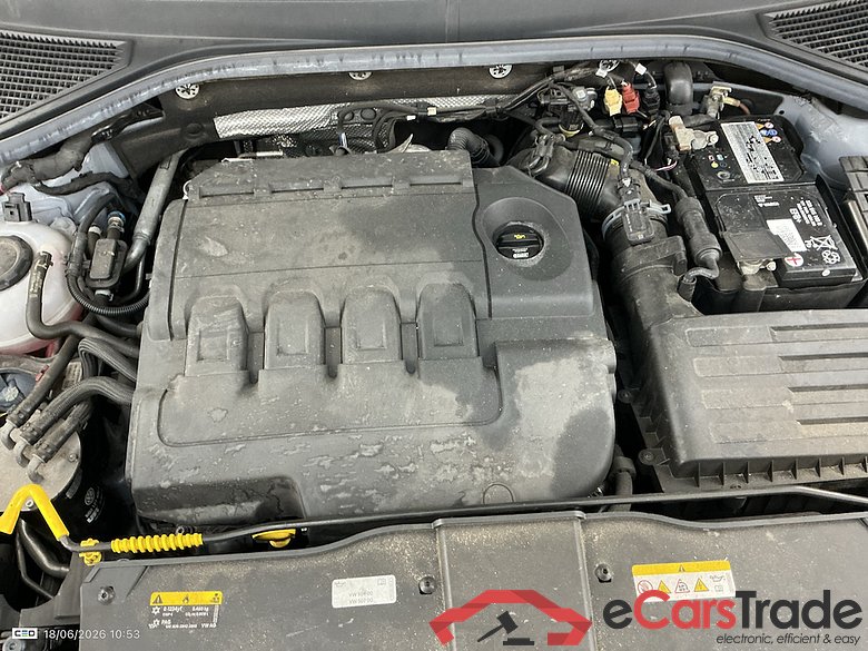 VOLKSWAGEN T-ROC 1.6 TDI UNITED #6