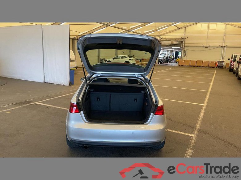 AUDI A3 Dsl A3 1.6 TDi Attraction #5