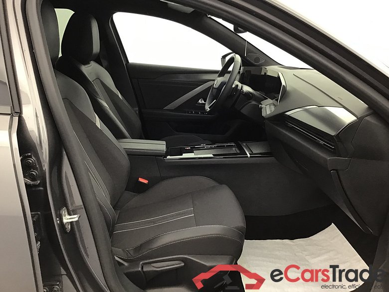 Opel Astra Sports Tourer GS 1.2 Hybrid Electric/Gasoline 137hp #6