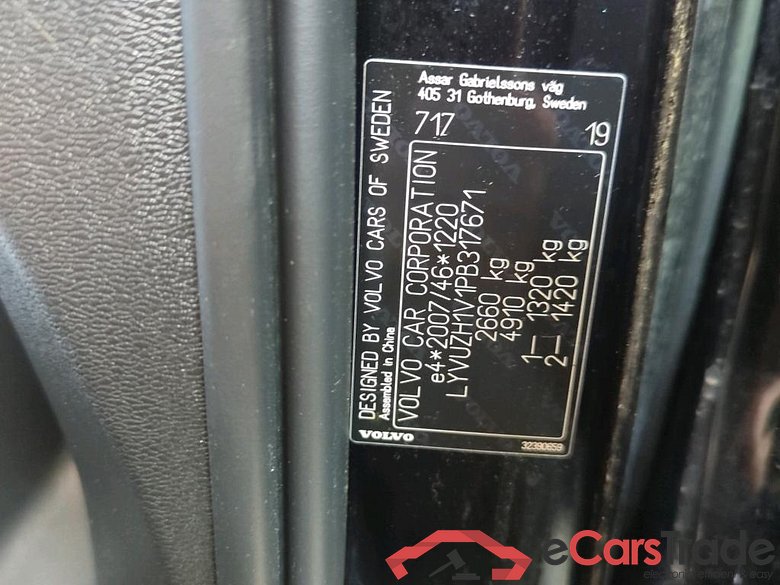 XC60 Plus Dark Recharge Plug-In Hybrid AWD 2.0 T6 293KW AT8 E6d #4
