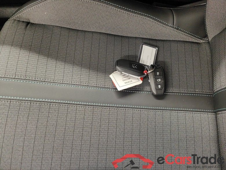 PEUGEOT 2008 - 2020 1.2 PureTech 130 Allure S&S (EU6.3) 5d #4