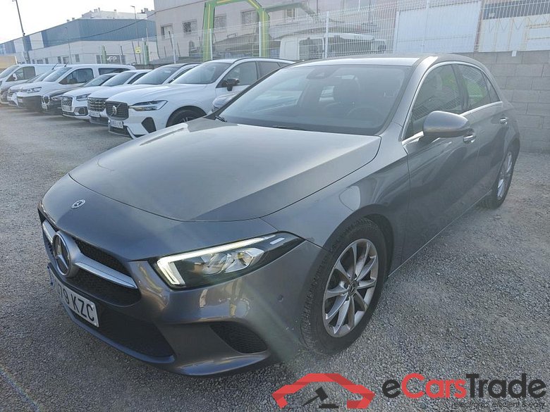 MERCEDES-BENZ Clase A / 2018 / 5P / berlina con portón A 180 d