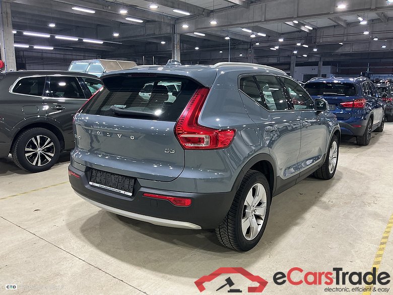 VOLVO XC40 DIESEL 2.0 D3 Momentum Pro #4