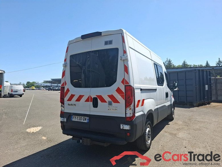IVECO Daily / 2014 / 4P / Fourgon tôlé 3.0 35S14NA8 V11 H2 3520 B POWER / GNV #3
