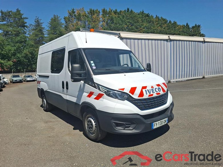 IVECO Daily / 2014 / 4P / Fourgon tôlé 3.0 35S14NA8 V11 H2 3520 B POWER / GNV #4