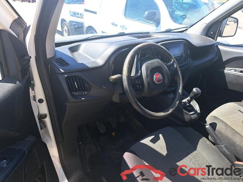 FIAT Doblò Cargo/2015/3P/furgón derivado de turismo Cargo Base Plus 1.3 Mjet 59kW (80CV) #3