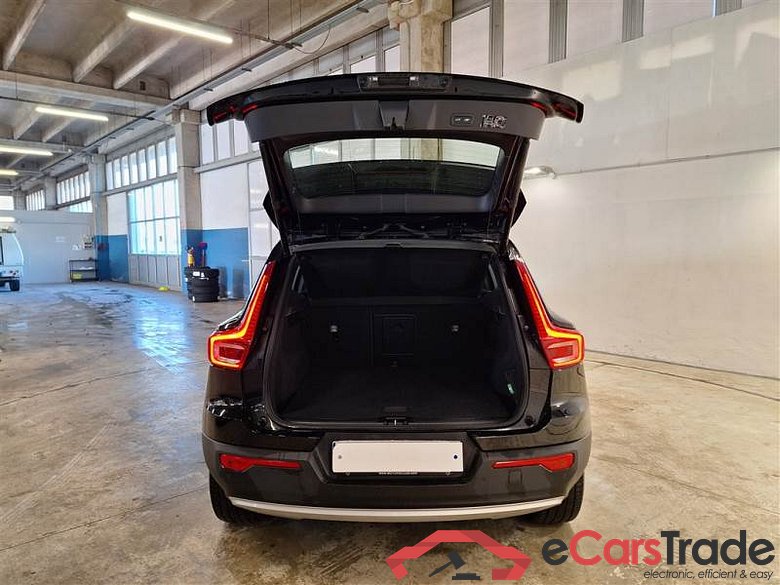 VOLVO XC40 / 2017 / 5P / SUV T4 PLUG-IN HYBRID AUTO RECH INSCRIP EXPR #5