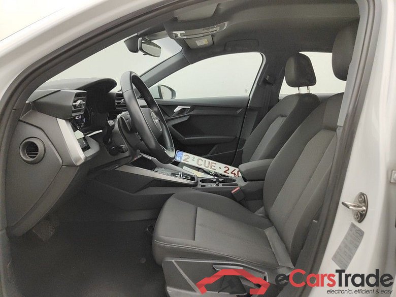 Audi A3 Sportback 1.4 40 TFSI e Attraction 5d #3