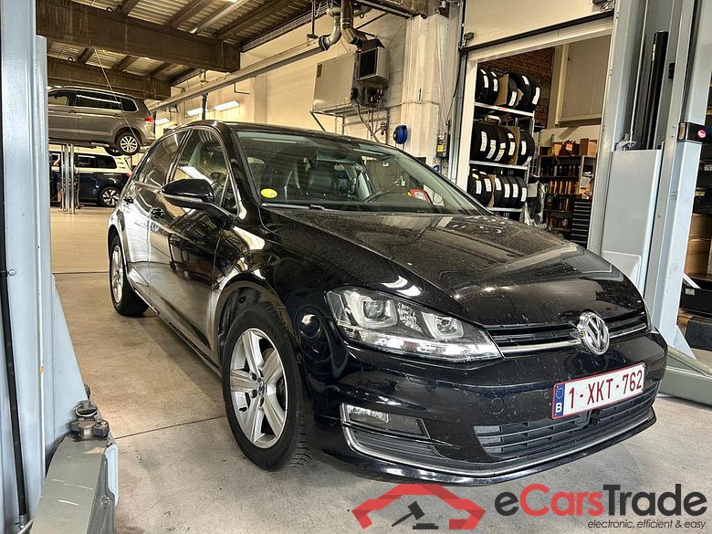 VOLKSWAGEN Golf VII Golf  Highline 1.6 TDI BlueMotion Technology 77 kW (105 ch) 5 vitesses manuel #1