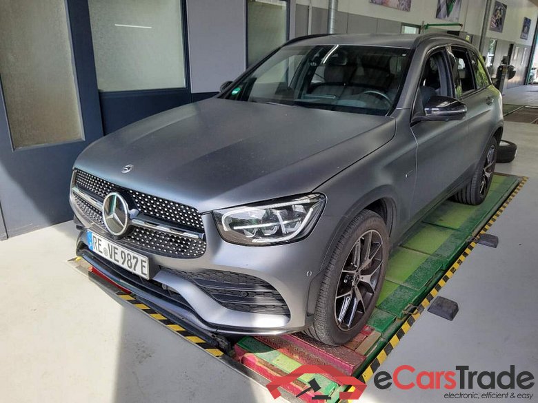 Mercedes-Benz GLC (BM 253)(06.2015->) DE - SUV5 GLC 300 de EU6d, 4Matic AMG Line, (Facelift) 2020 - 2022
