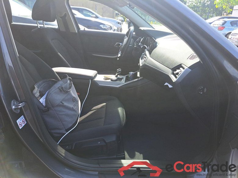 BMW - BMW 3 TOURING 318iA 156PK Business Edition Advantage With Nav Professional & PDC Front & Rear  * PETROL * #3