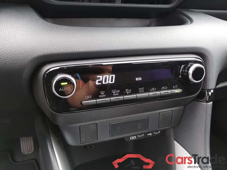 TOYOTA YARIS 1.5 Hybrid 115 Comfort #6